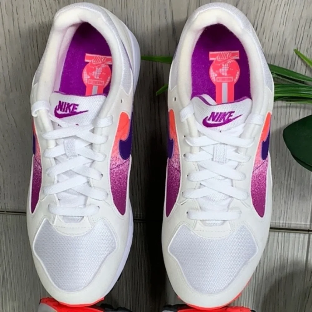 WMNS NIKE Air Skylon II white/court purple sola - Picture 5 of 8